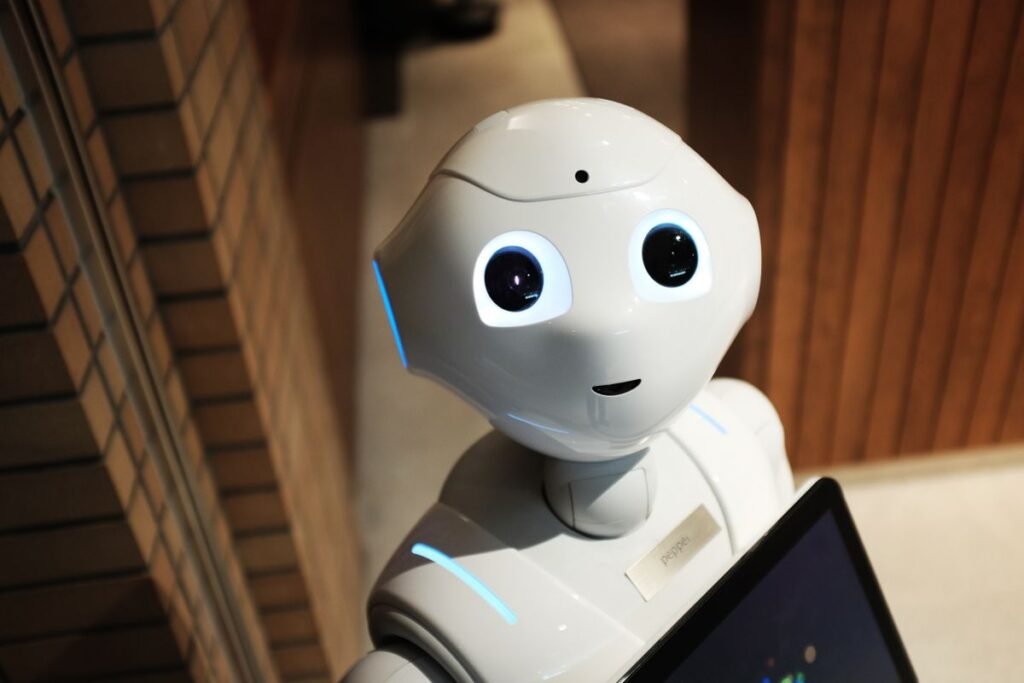Humanoid robot representing AI and robotics